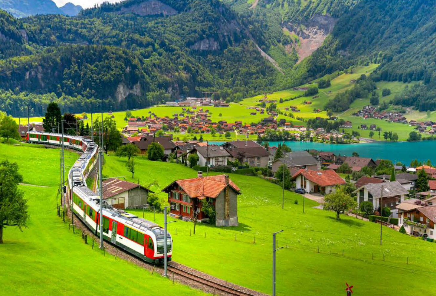 Glaciers suisse et trains de montagne