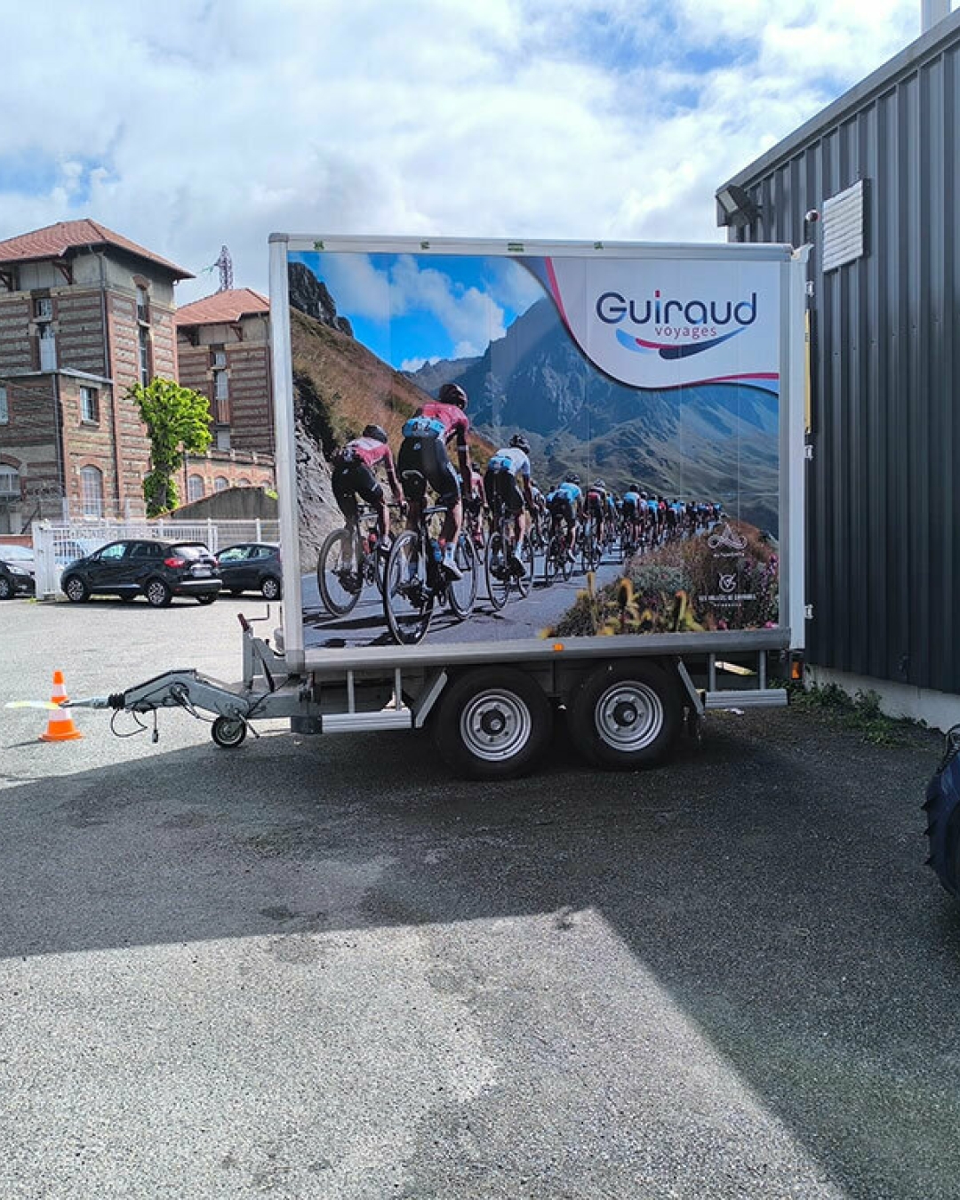 remorque-transport-velos-route-pyrenees