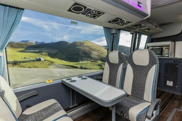 Location autocar avec chauffeur pour groupes dans les Hautes-Pyrénées - Guiraud Voyages